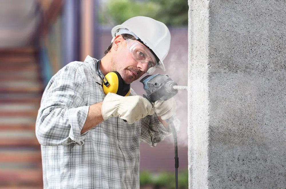 При покупке ударной дрели набор сверл в подарок